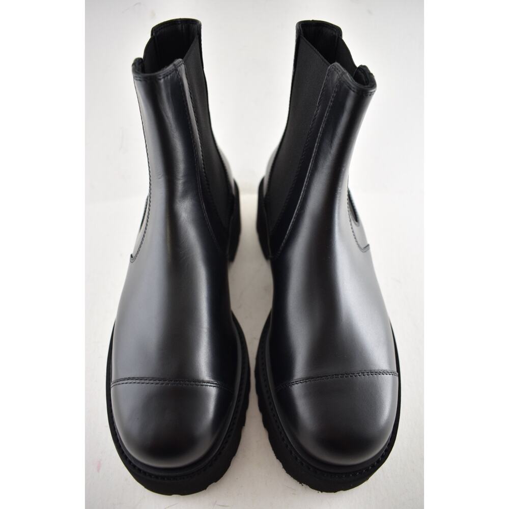 Chanel 24B Black Calfskin Leather CC Logo Pull On Chelsea Ankle Platform Boot 39 - Picture 9 of 16